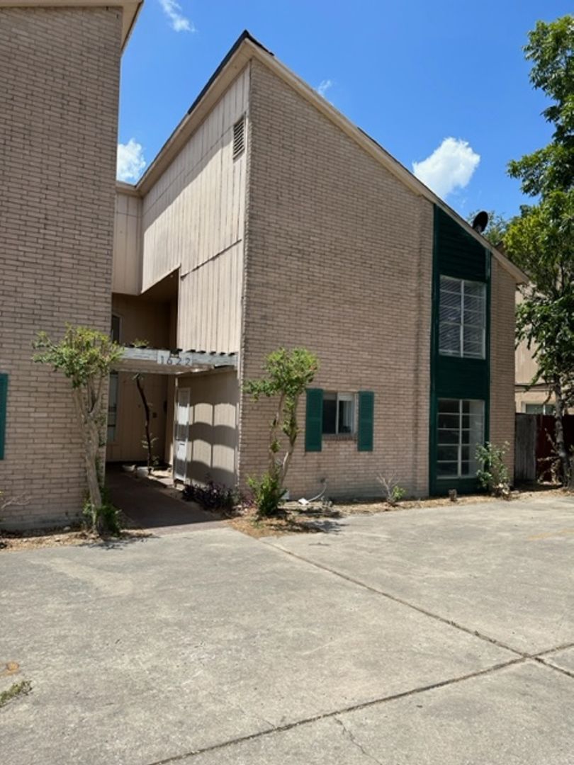 San Antonio Apartment: 1622 Wycombe St