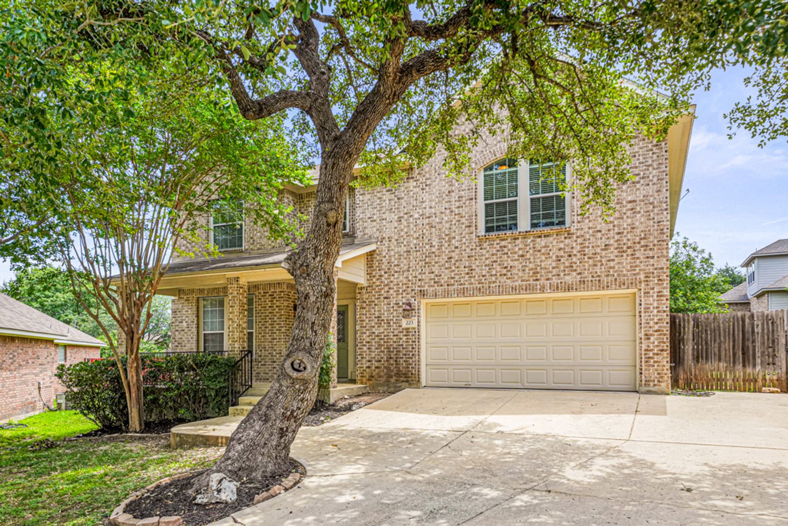 San Antonio House: 223 Verde Bluff
