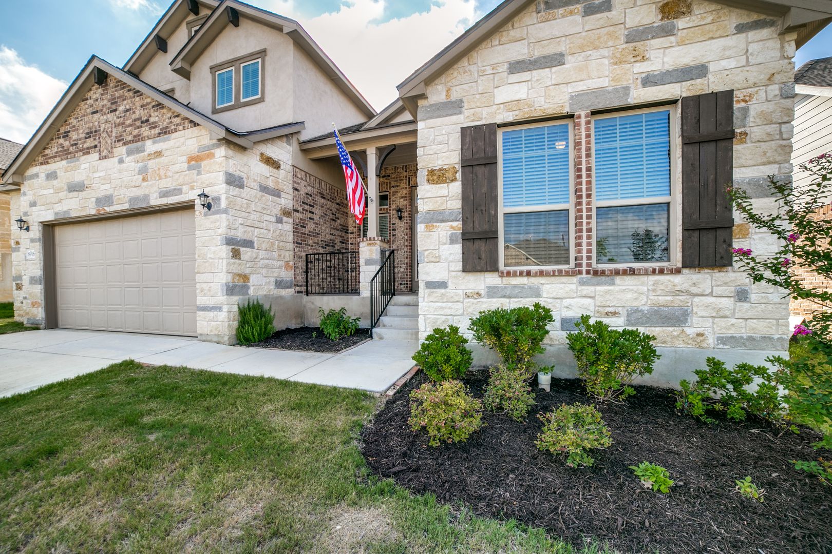 San Antonio House: 8916 Monument Parke