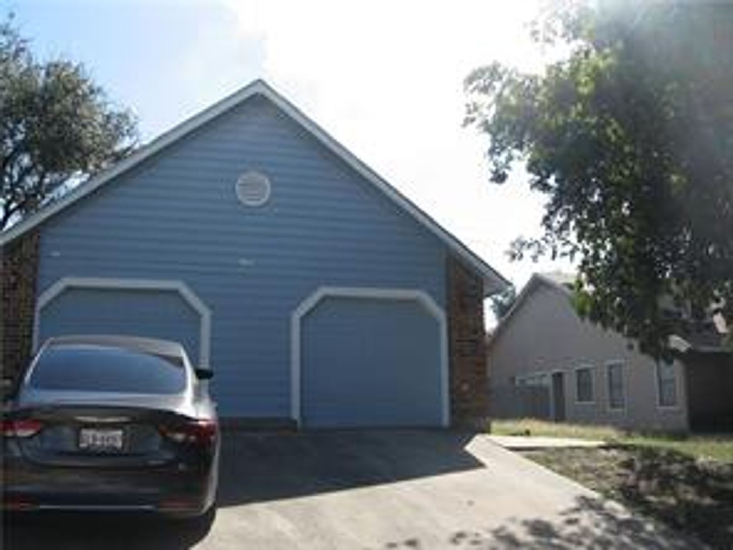 Austin House: 9111 B Japonica