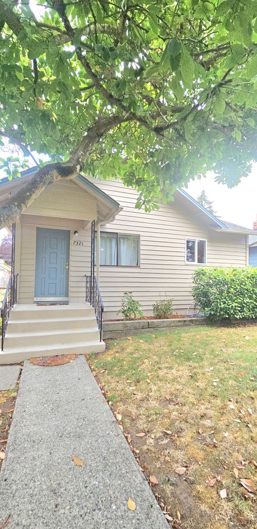 Seattle House: 7321 31st Ave. SW