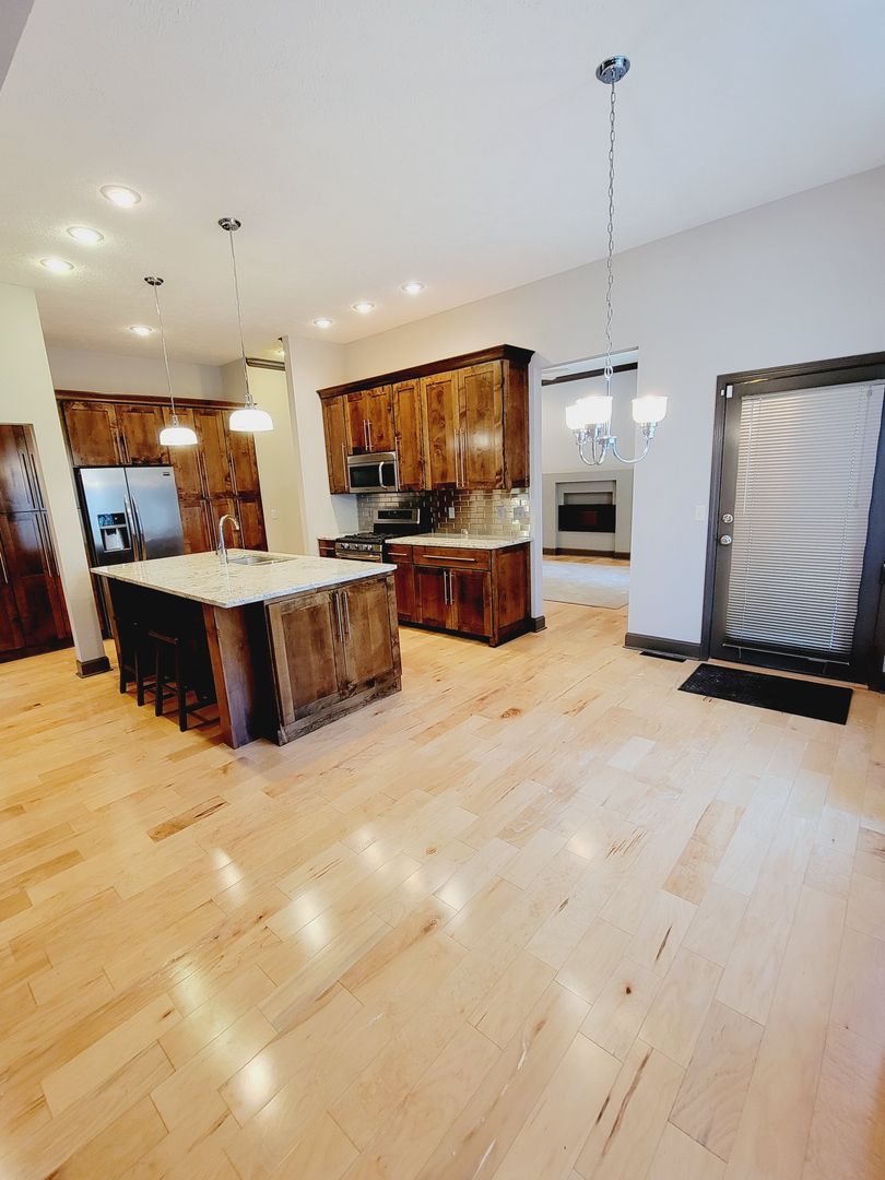 Springfield House: 4786 S. Holland