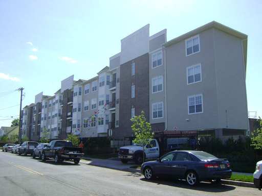 Renovated New Two Bedroom apts – photo 1