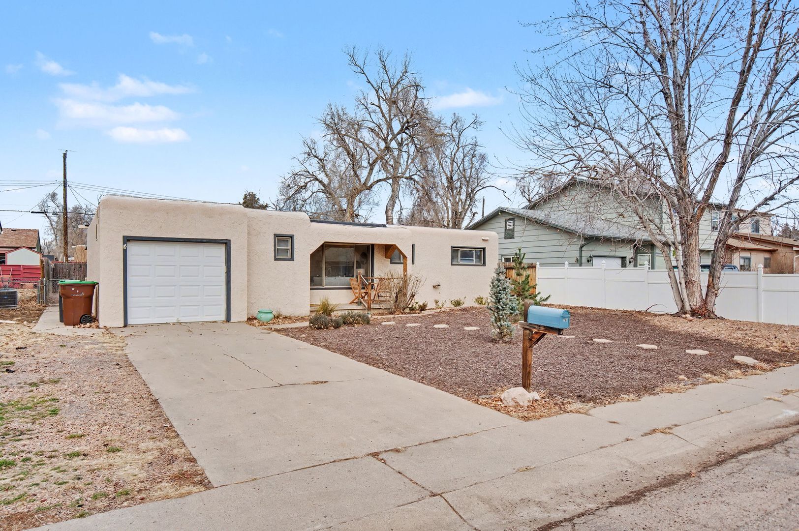 Colorado Springs House: 120 Everett Dr
