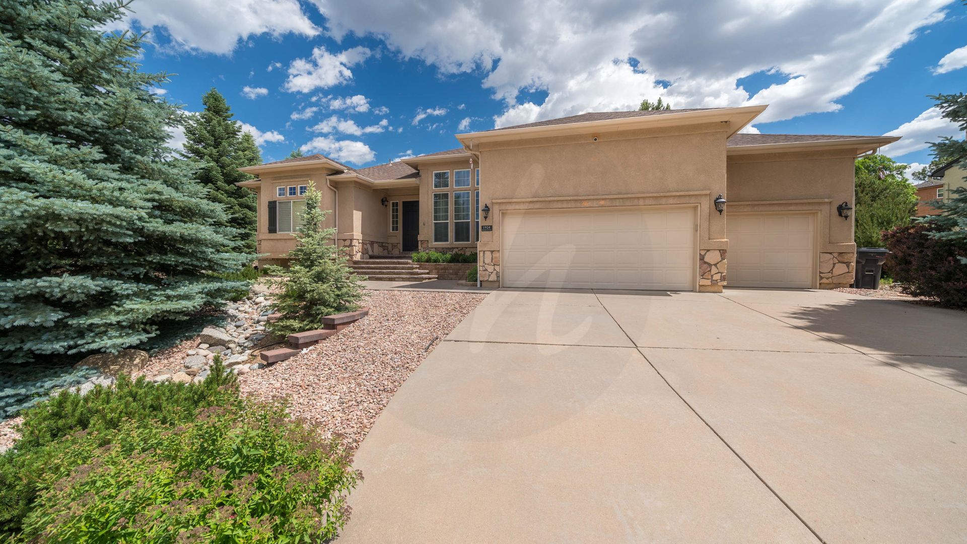 Colorado Springs House: 1924 W Montebello DR