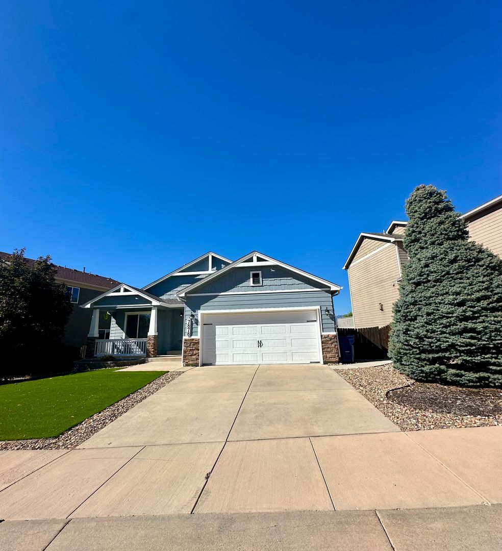 BEAUTIFUL 4BD HOME in MESA RIDGE with MOUNTAIN VIEWS