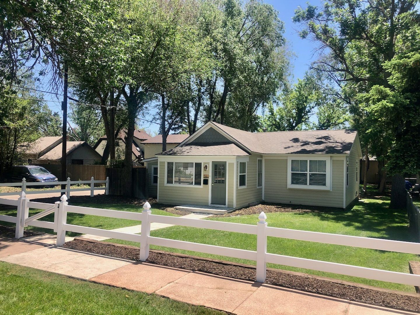 Colorado Springs House: 311 W Willamette Avenue