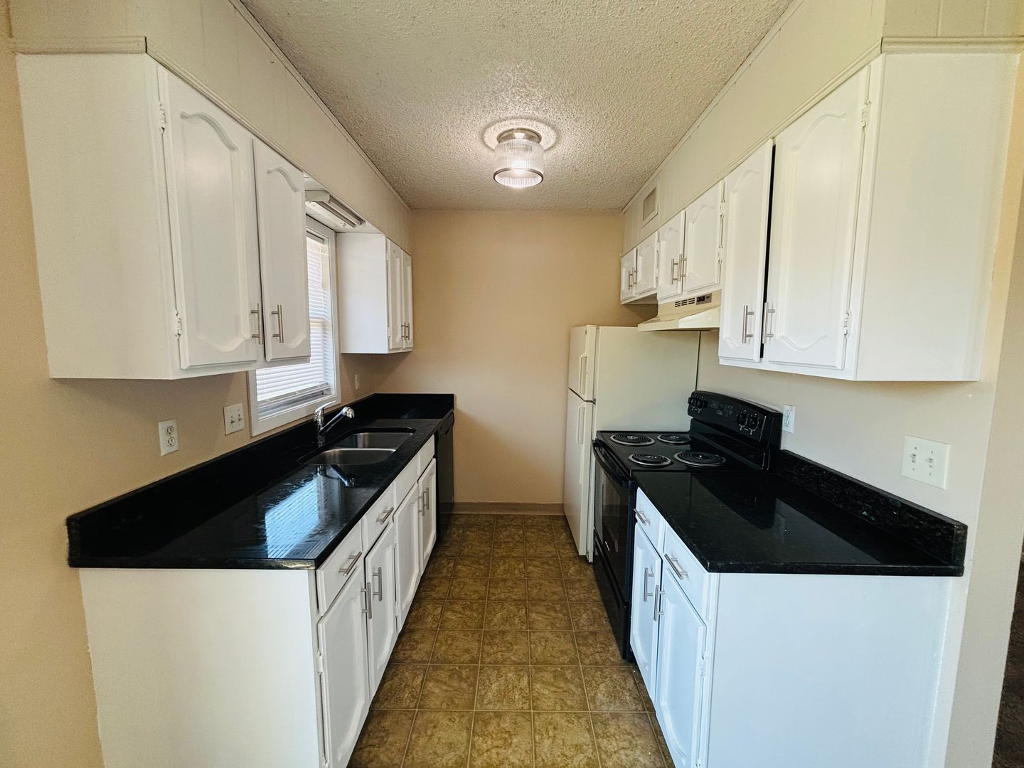 Wichita Apartment: 6720 - 6732 W Par Ln
