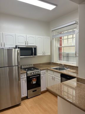 Charming One Bedroom in the Heart of Nob Hill – photo 1