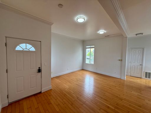 Spacious Top Floor NOPA 2BR/1.5BA – photo 1