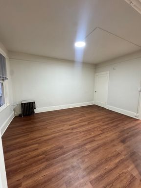 Studio in Lower Nob Hill Available Now! – photo 1