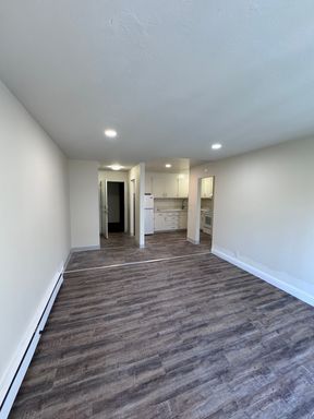 Stunning 2-bedroom in San Leandro with Pool/Parking/Laundry – photo 1