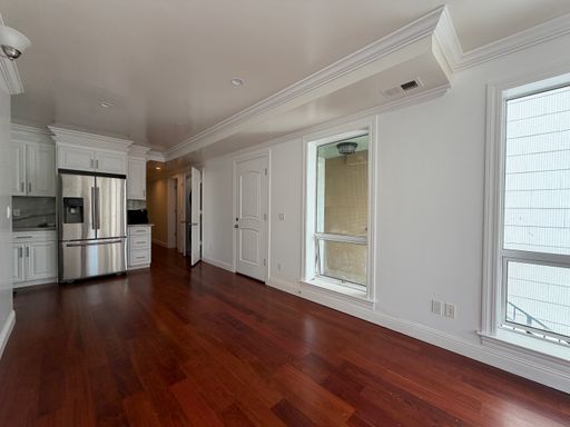 Six Bedrooms in Convenient Location!! – photo 1