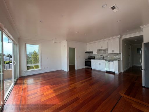 Spacious & Conveniently W/ Deck & In-unit Laundry!!! – photo 1