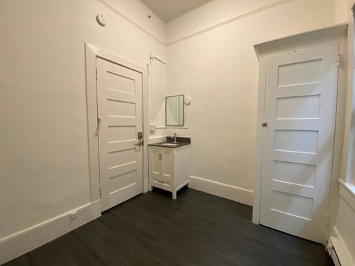 One Month Free!! Centrally Located, Renovated SRO near Financial District & Chinatown! – photo 1