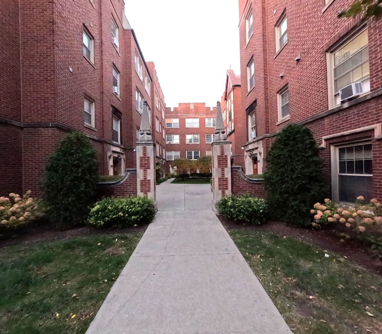 Oak Park Apartment: 832-840 Washington Blvd