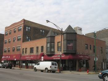 Beautiful Riverwest /South loop 2 bedroom 1 bath Apartment – photo 1