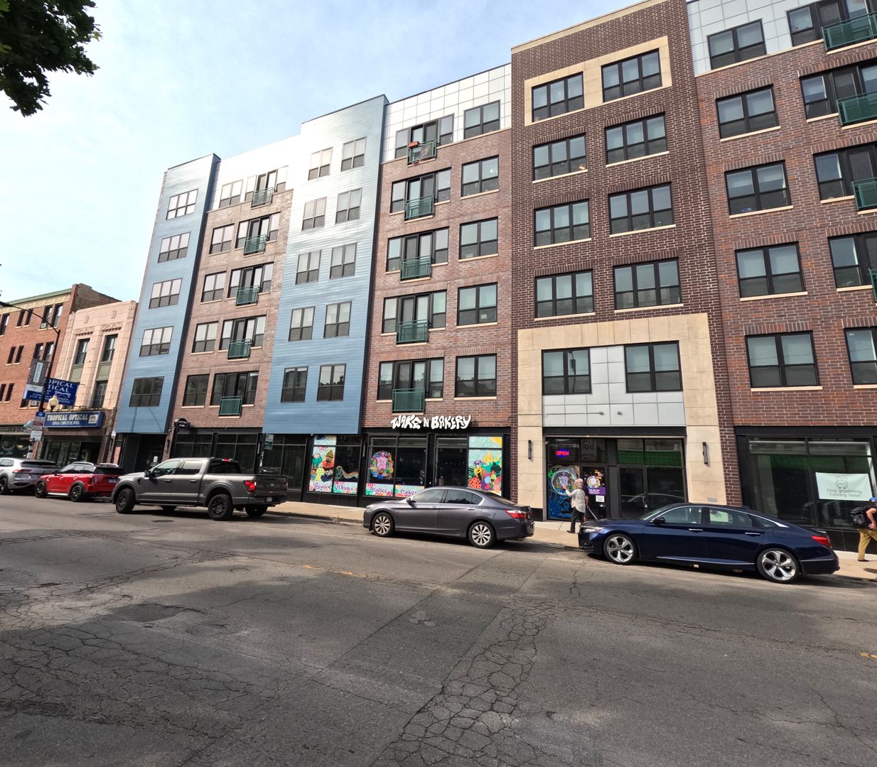 Chicago Apartment: 2740 N Spaulding Ave