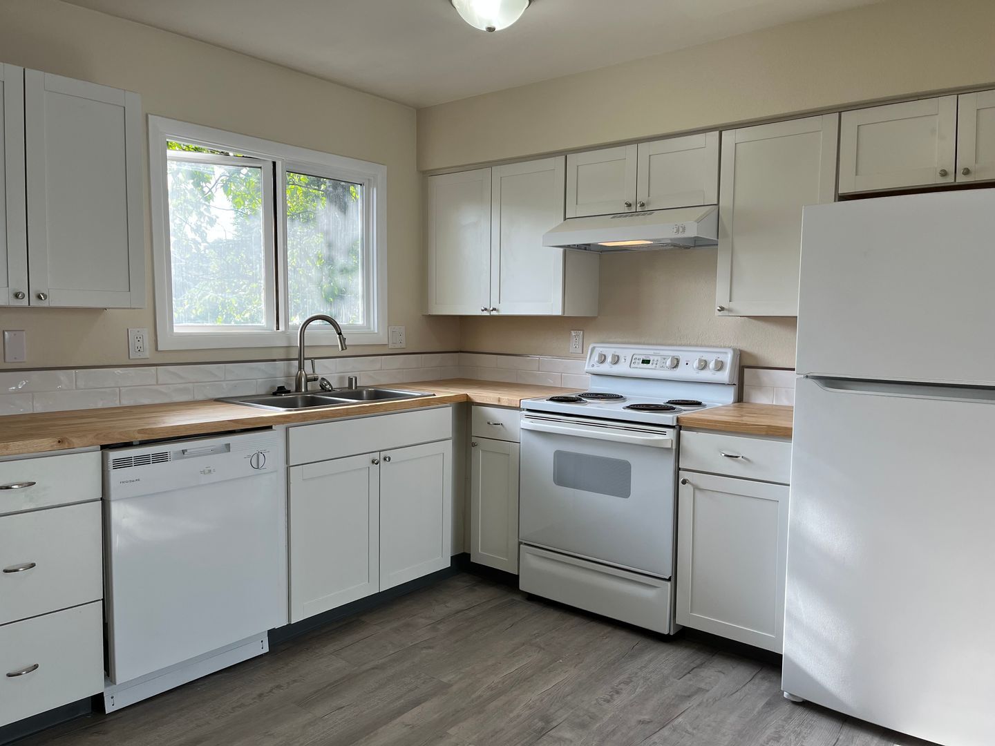 Anchorage Apartment: 516 E 10th Ave Apt 2