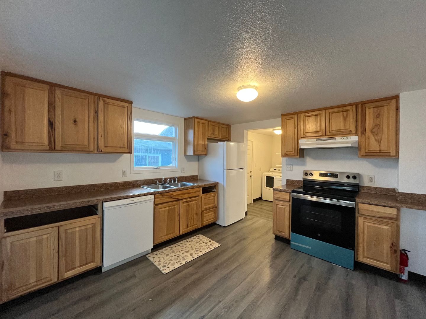 Anchorage Apartment: 138 N Klevin St