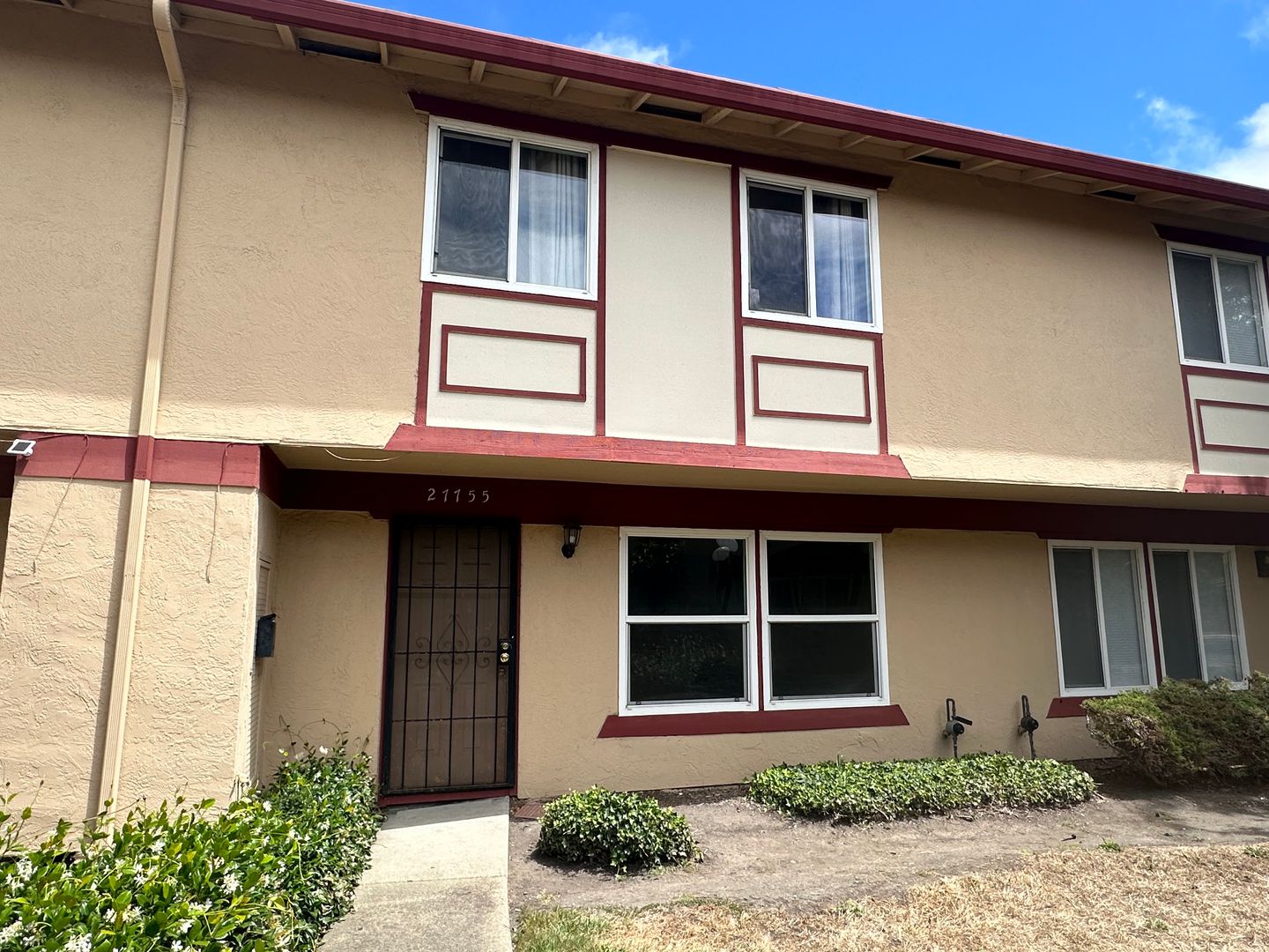 Hayward House: 27755 Del Norte Ct