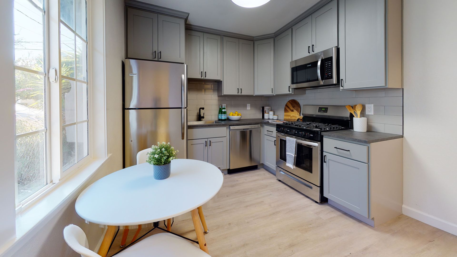 Sunnyvale Apartment: 871 Coolidge Ave