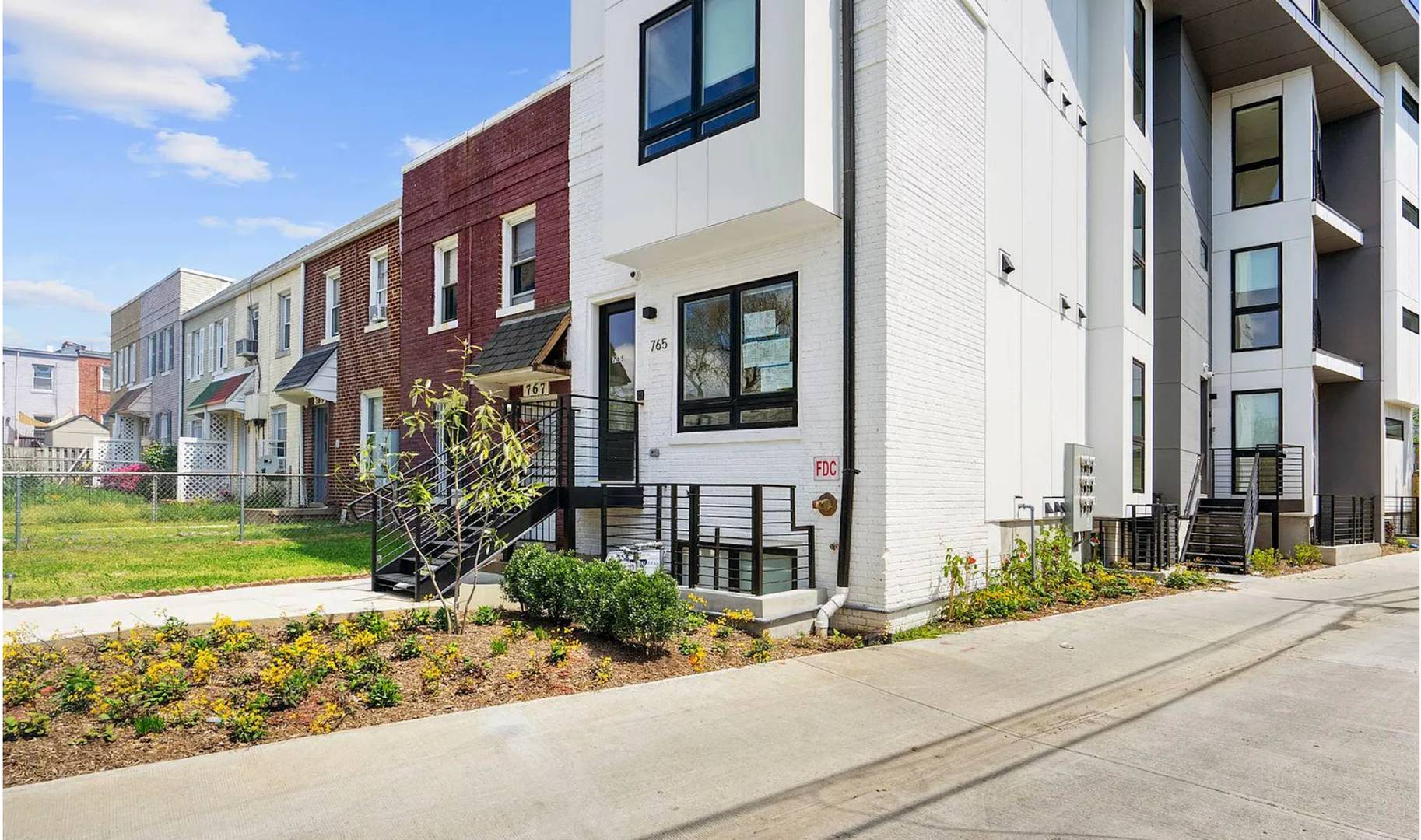 Washington Apartment: 765 18th St NE