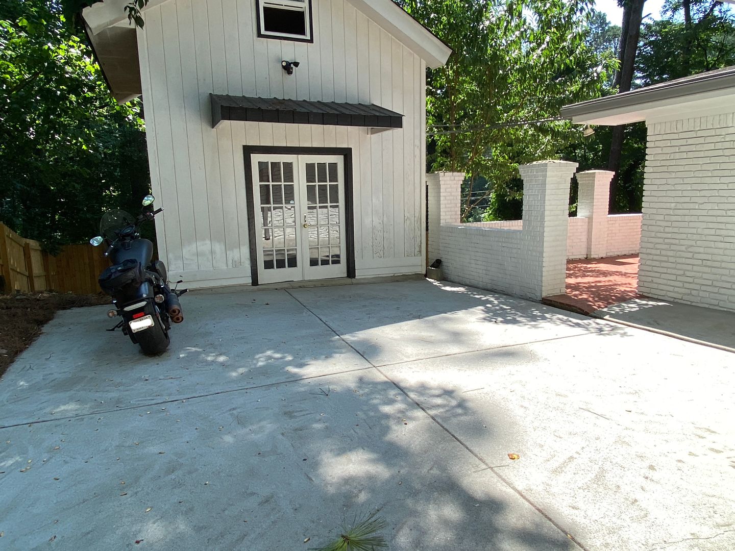 Atlanta House: 2565 Woodacres Rd. NE