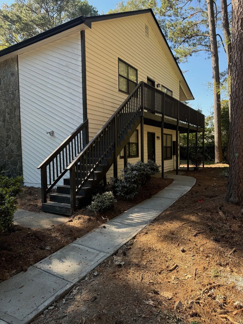 Smyrna House: 4029 Hawthorne Cir # 2