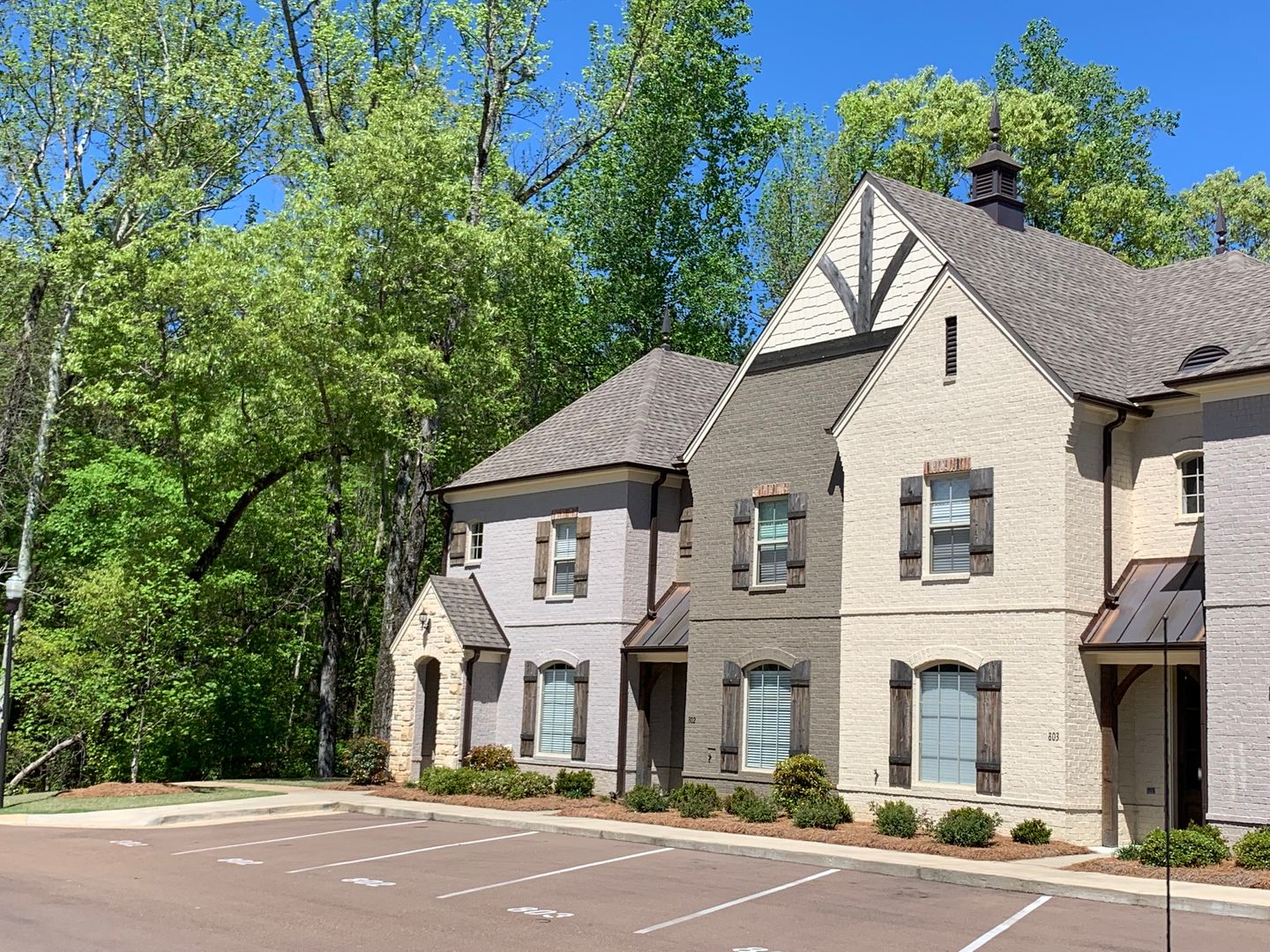 Oxford Townhome: 103 Farm View Drive #802