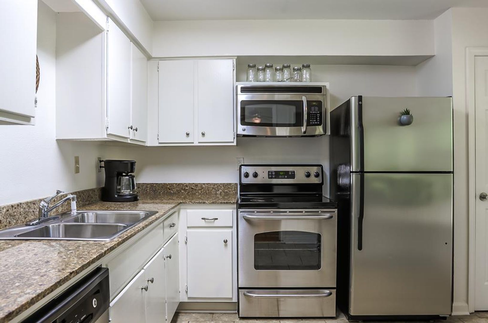 Oxford House: 908 Park Lane