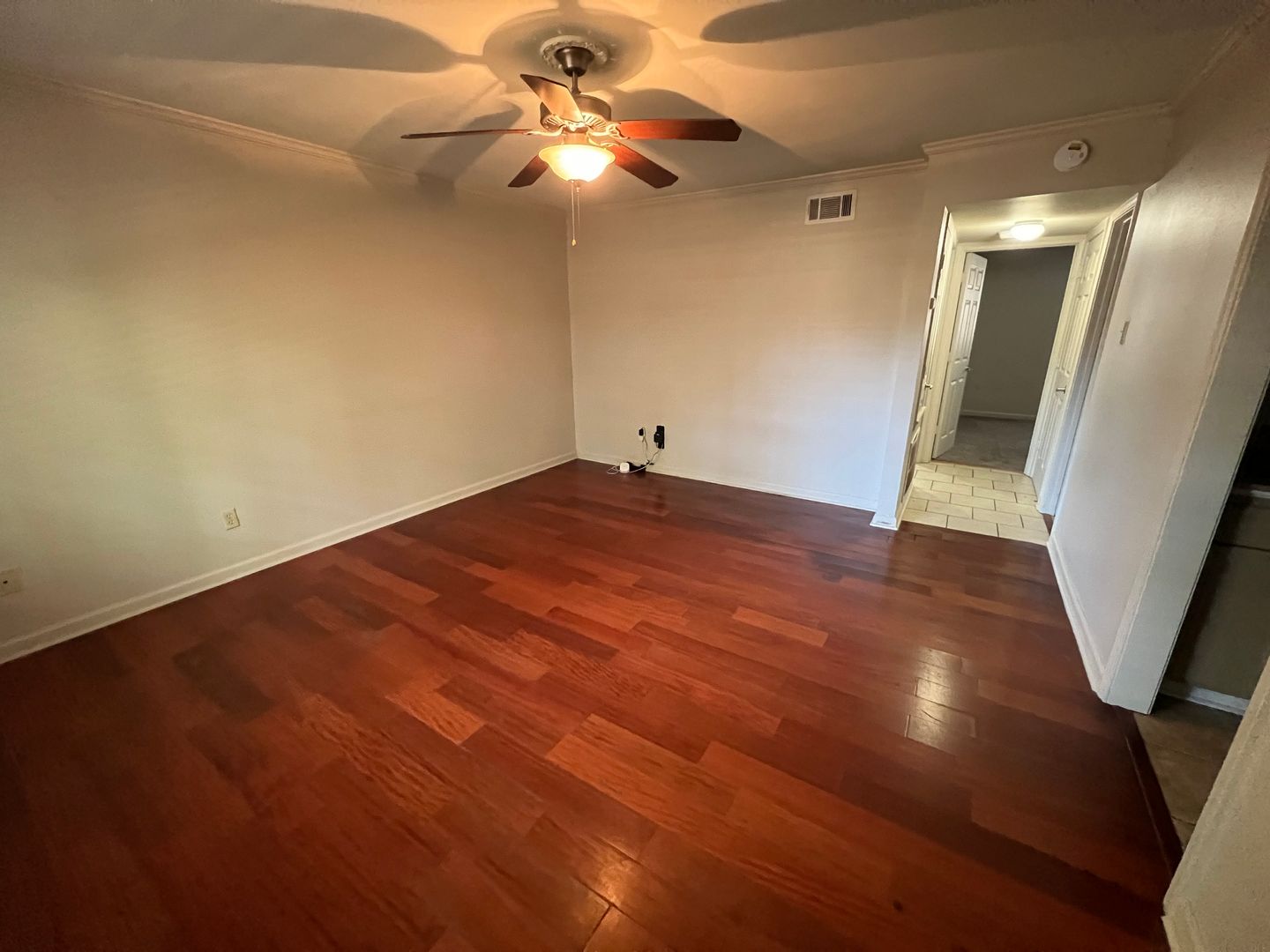 Oxford Condo: 902 Park Lane
