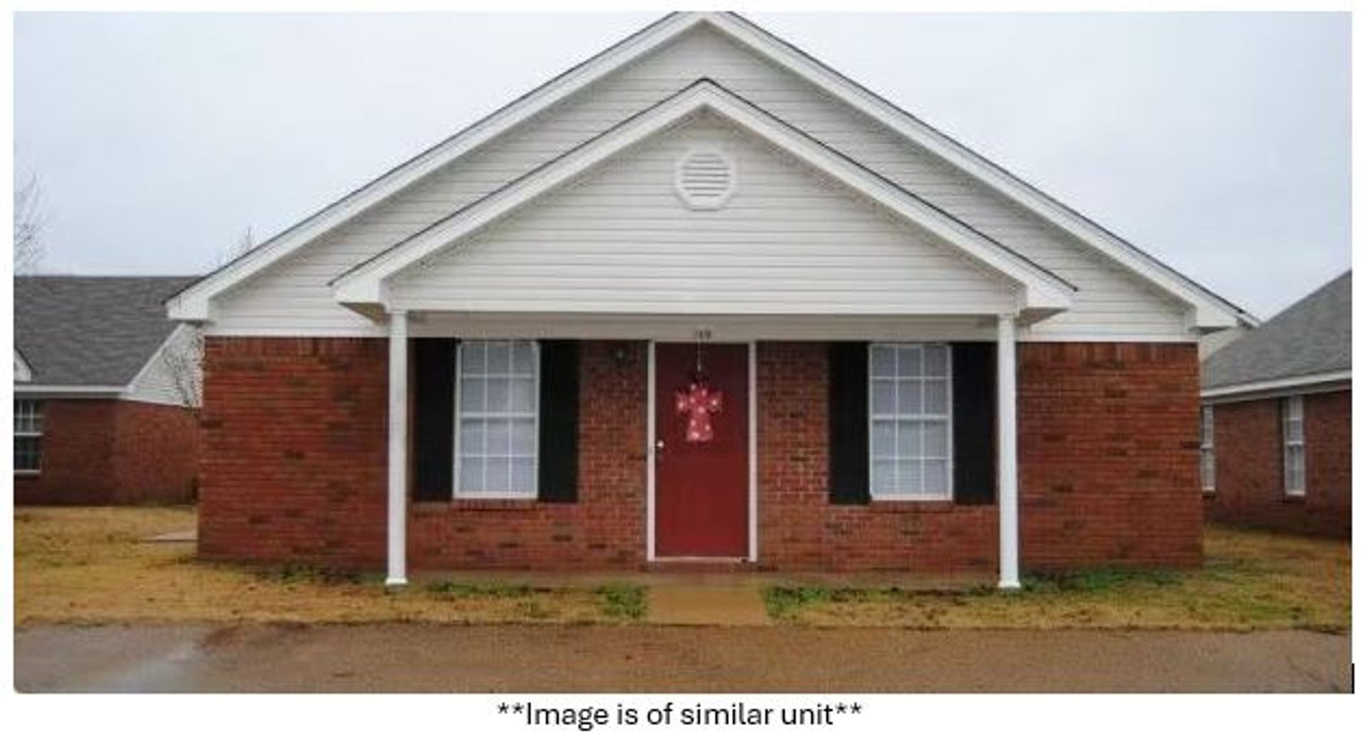 Oxford Apartment: Cypress Circle