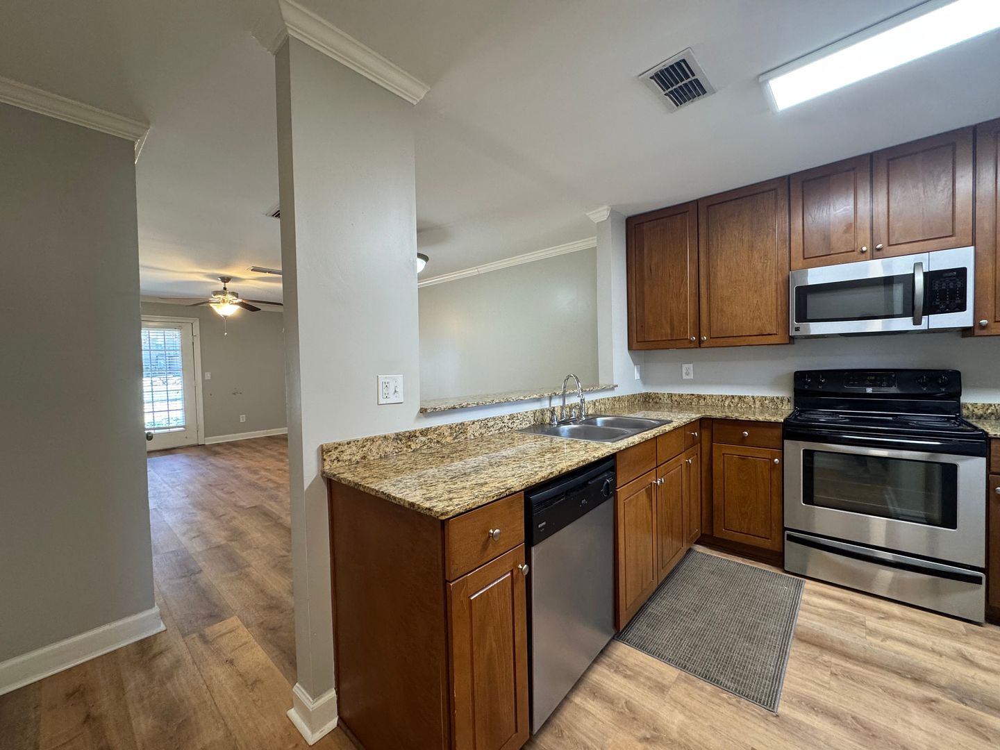 Oxford Condo: 2112 Old Taylor Rd