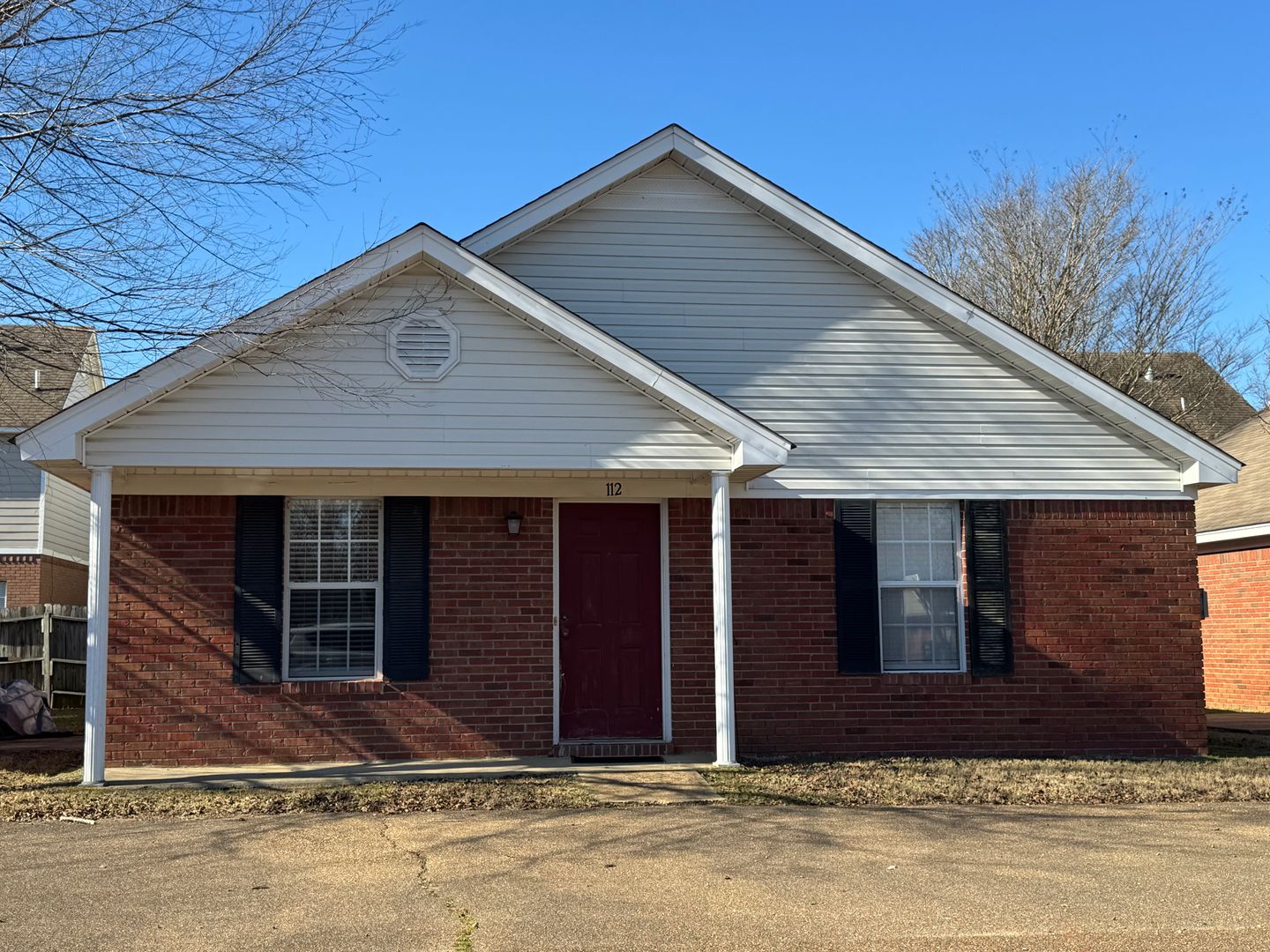 Oxford Apartment: Cypress Circle