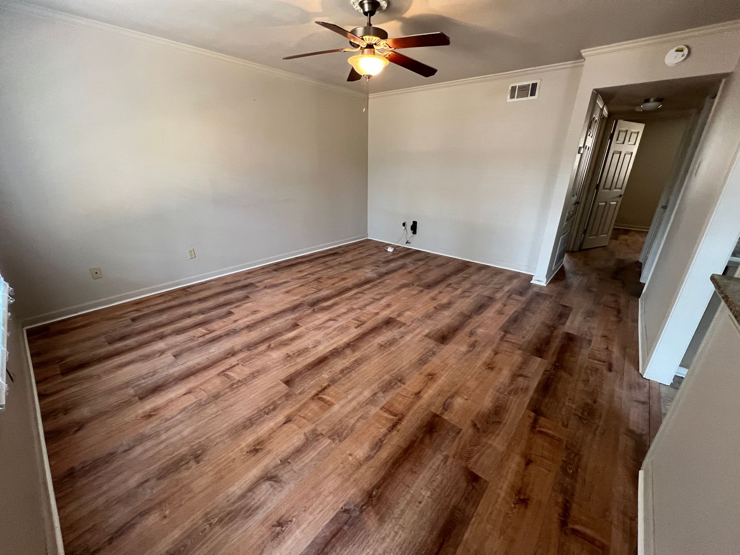 Oxford Condo: 902 Park Lane