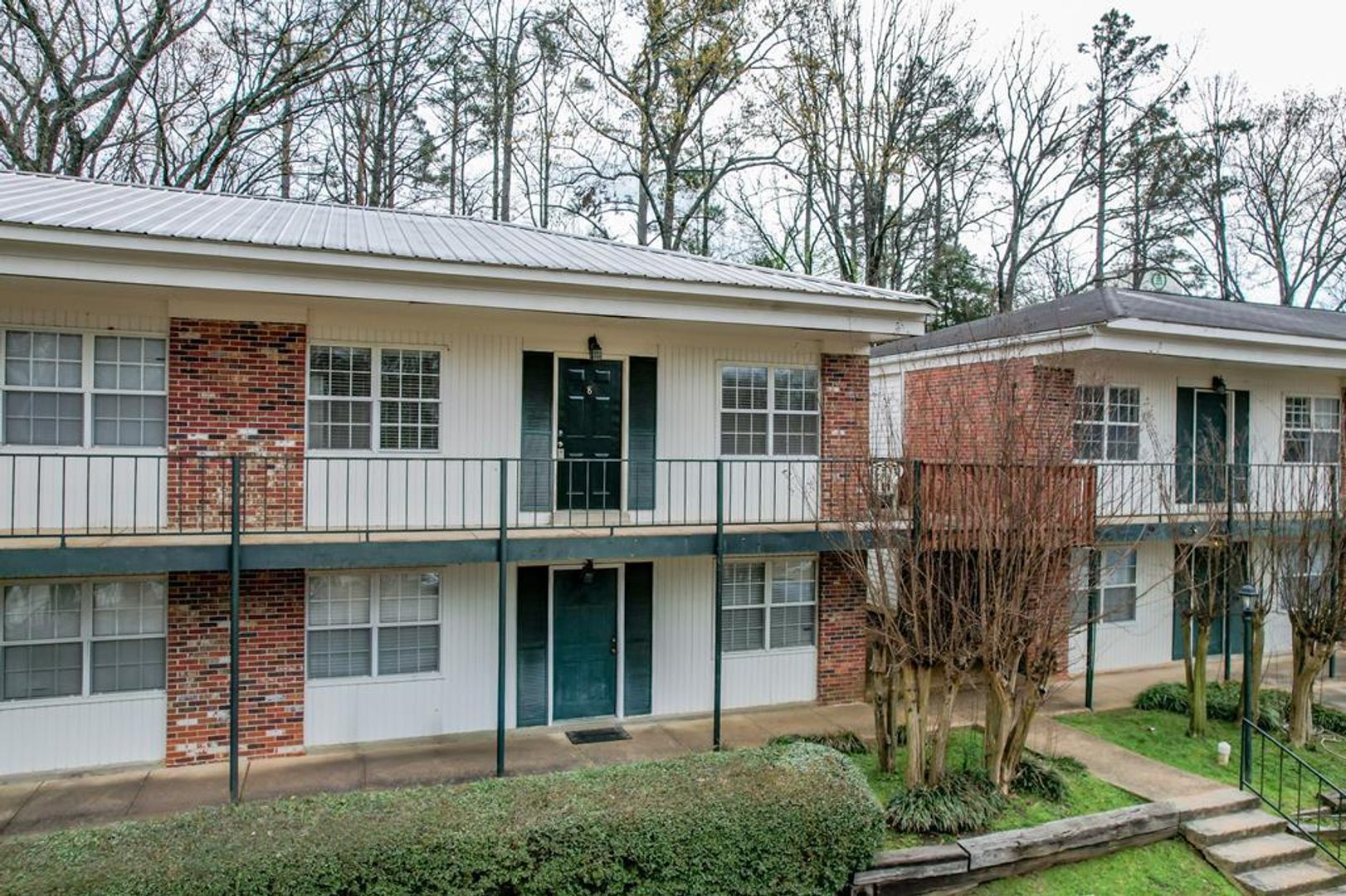 Oxford Condo: 2216 Church St