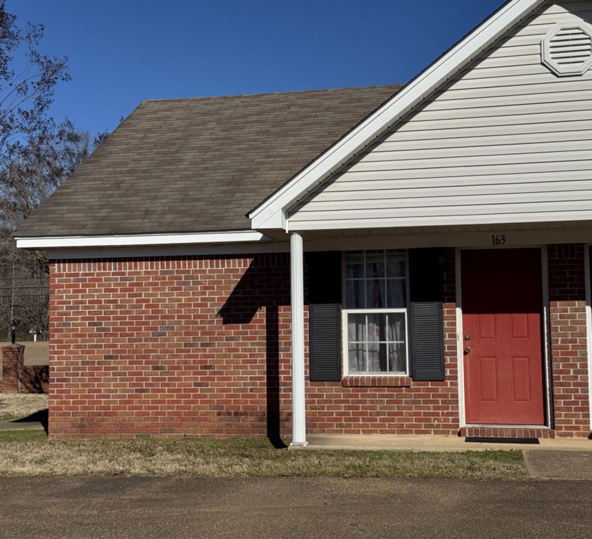 Oxford Apartment: Cypress Circle