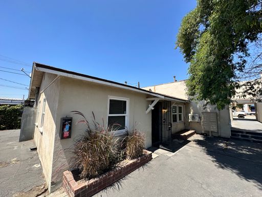 AC | New paint, flooring, tile, blinds, and granite. – photo 1