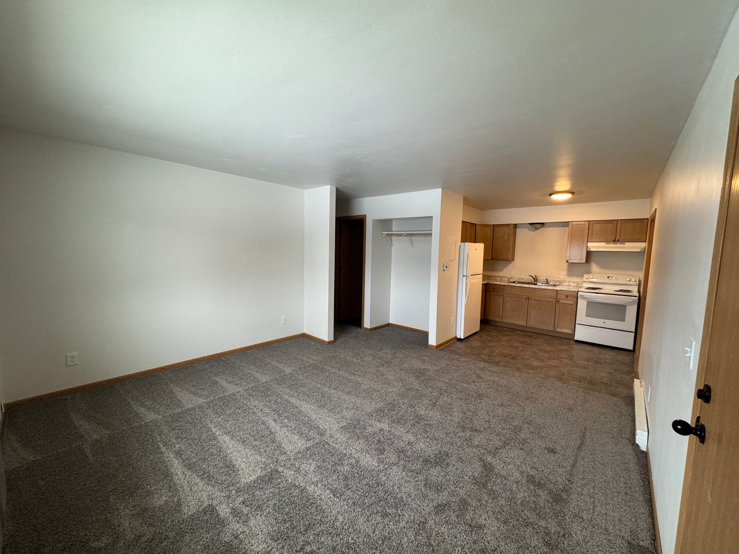 Janesville Apartment: 733 Kellogg Ave.
