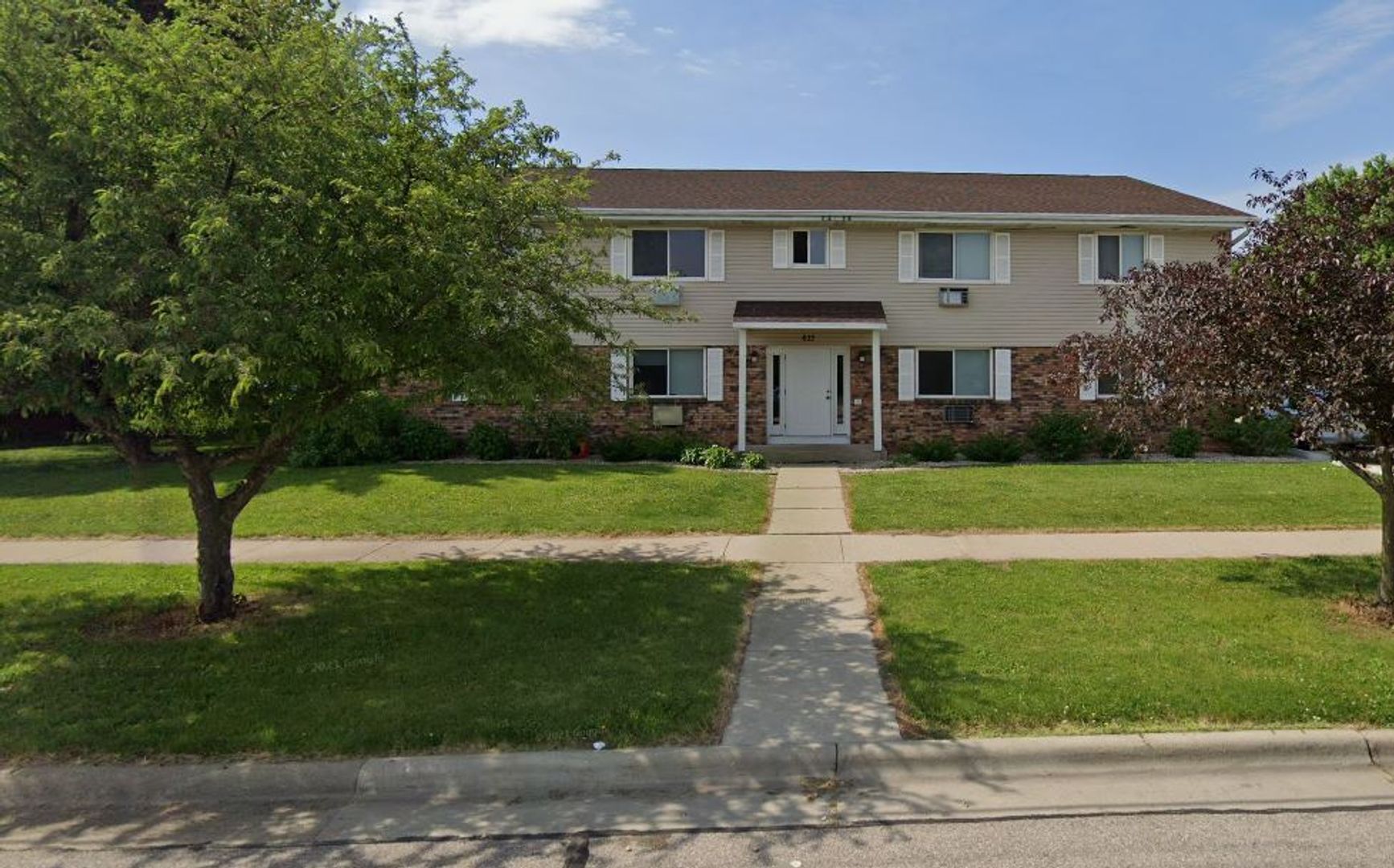 Janesville Apartment: 633 Kellogg Ave.