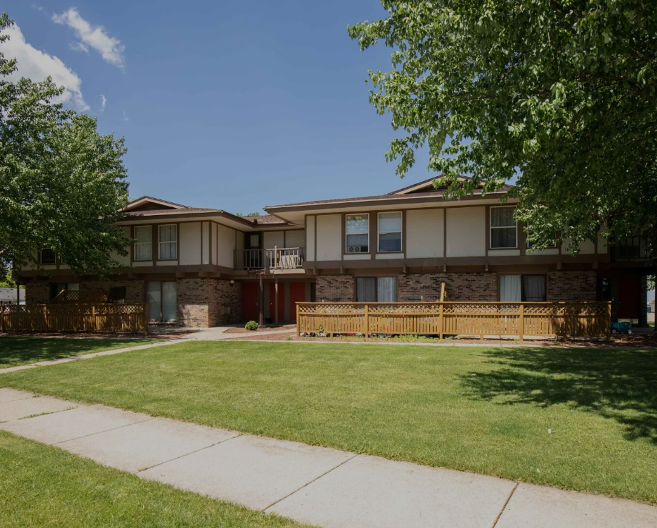 Janesville Apartment: 1515 Holiday Dr.