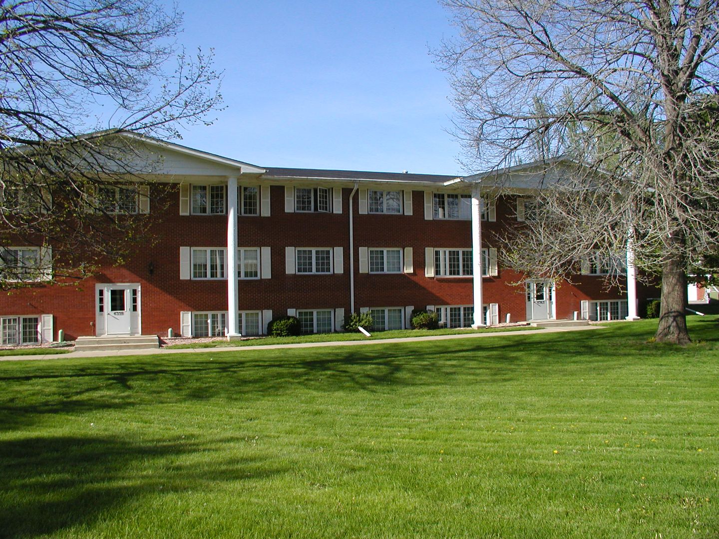 Sioux City Apartment: 4351-4365 Lincoln Way