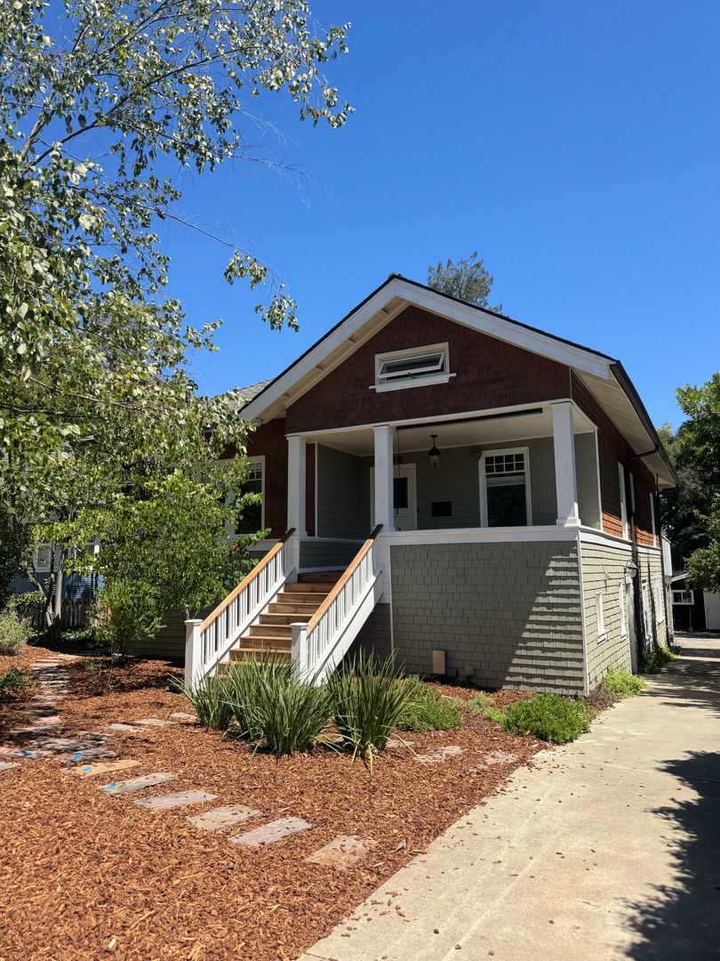 Los Gatos House: 308 Bachman Ave