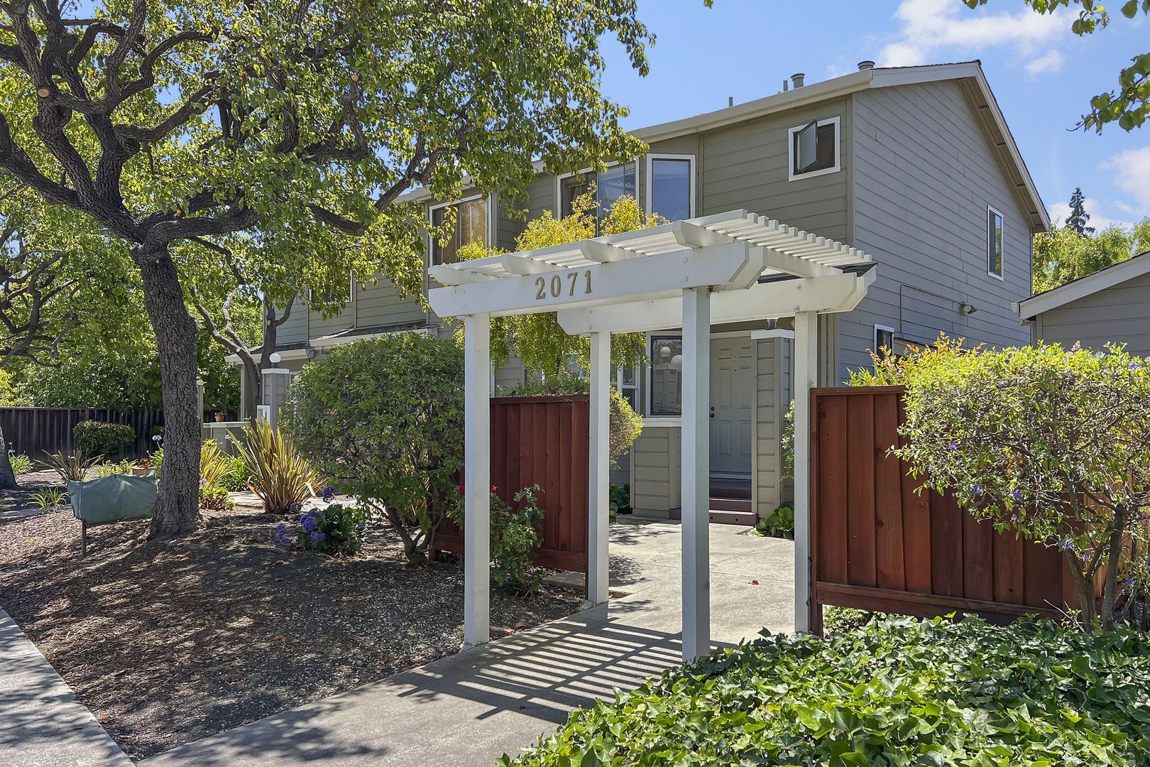 Mountain View Townhome: 2071 Plymouth Street