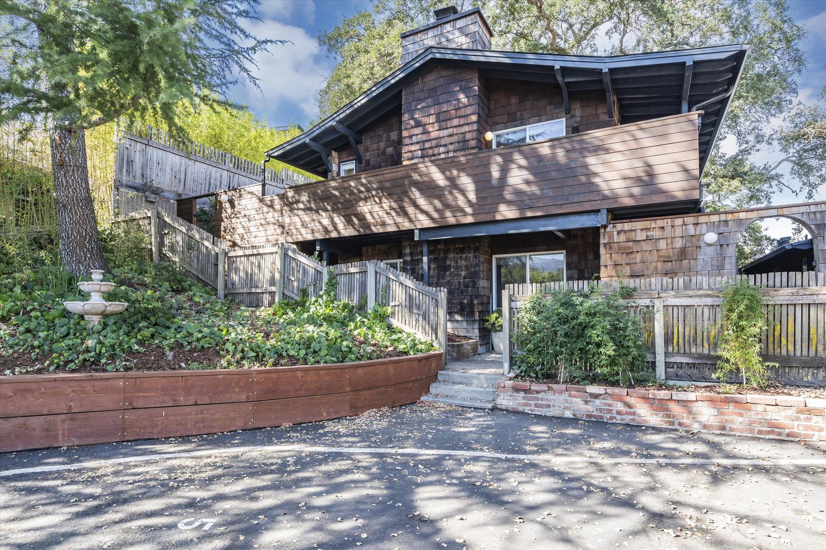 Los Gatos Apartment: 109 Cleland Avenue