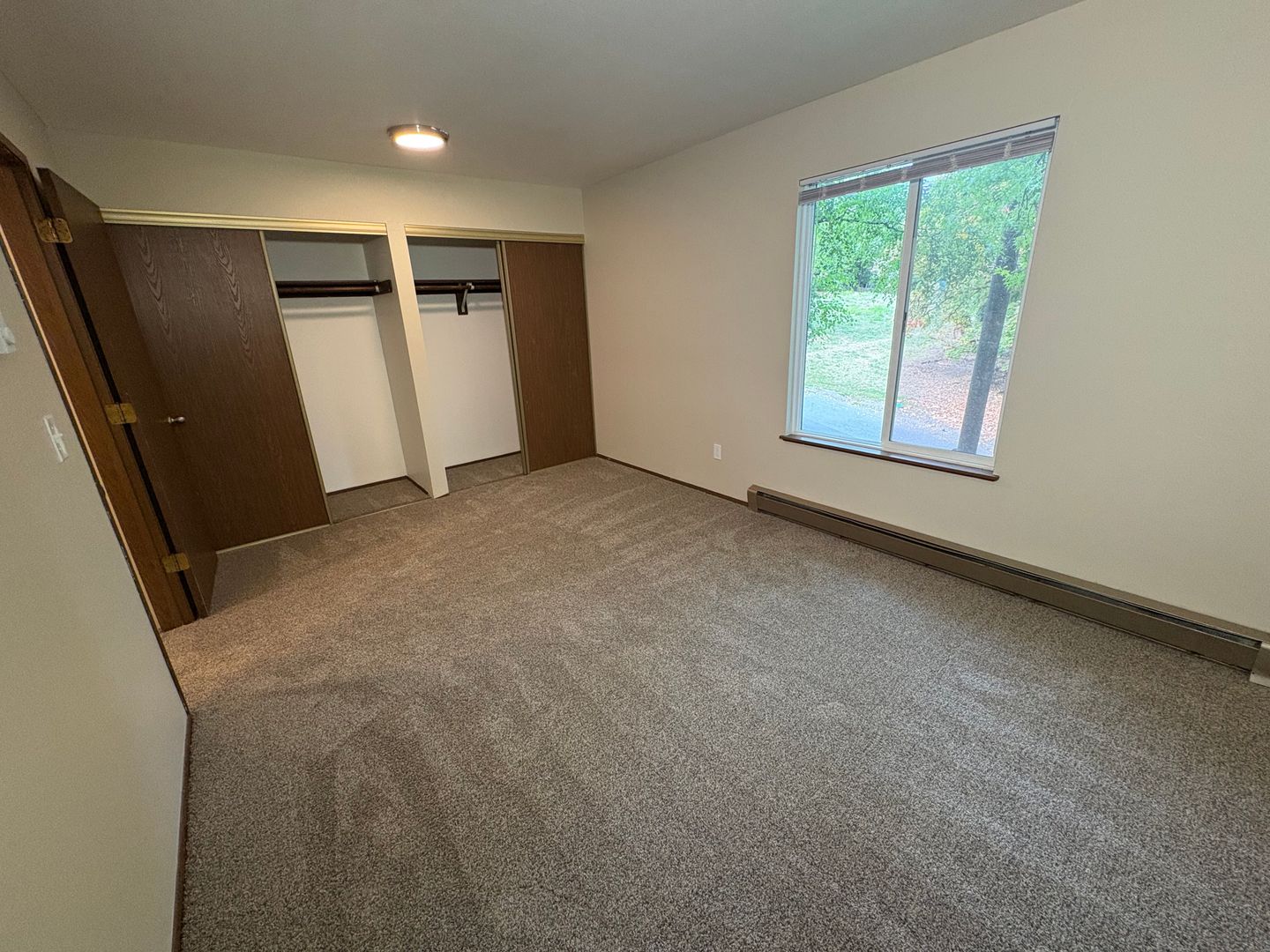Hillcrest Apartments (998) 5 of 8