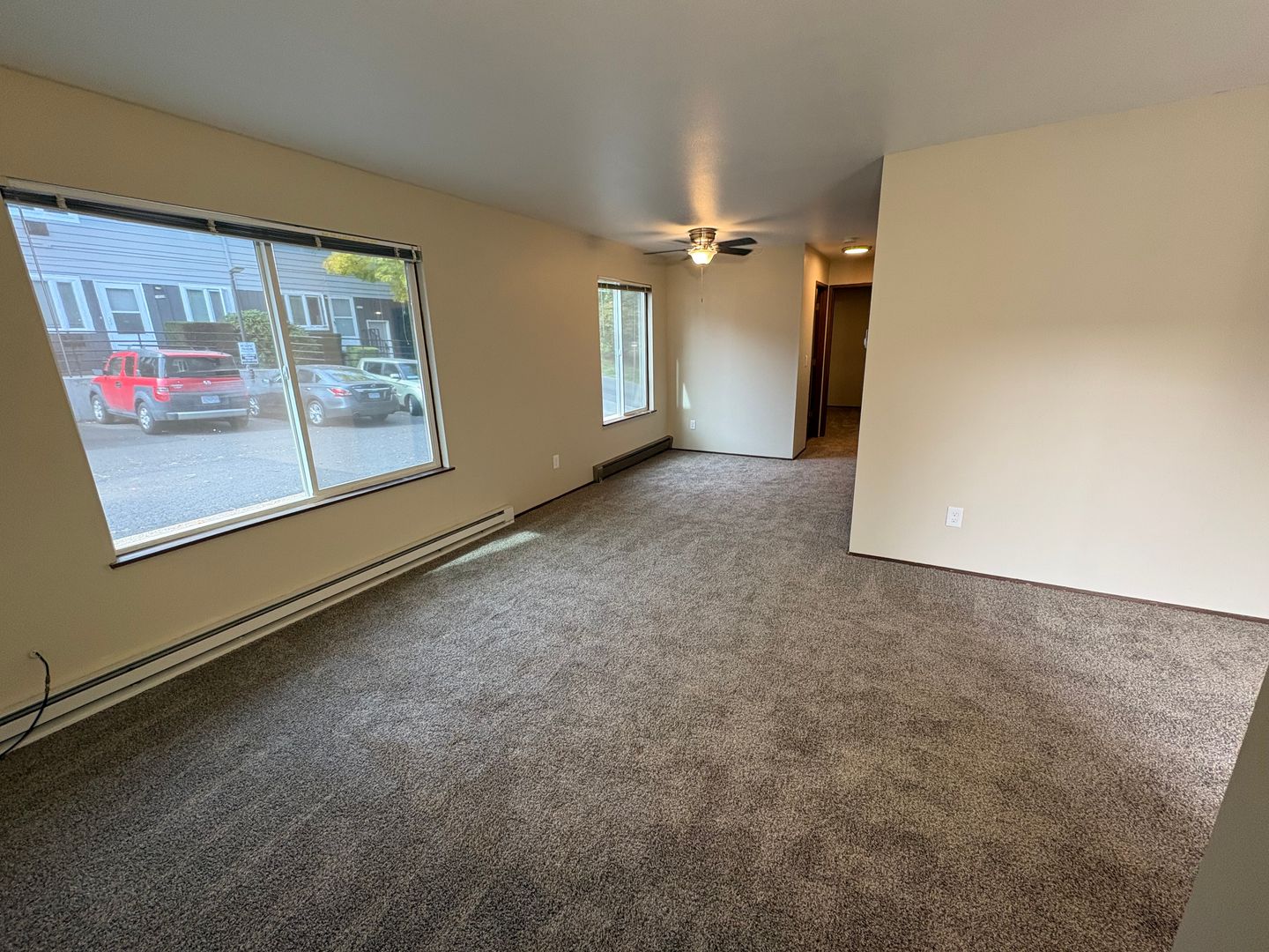 Hillcrest Apartments (998) 3 of 8