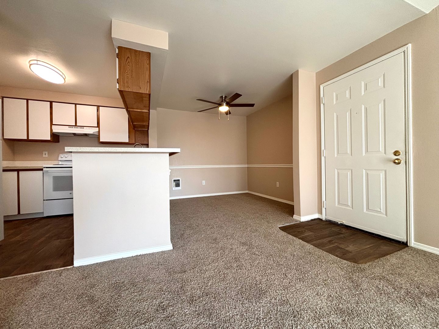 Happy Valley Apartment: 11408 SE 90th Ave