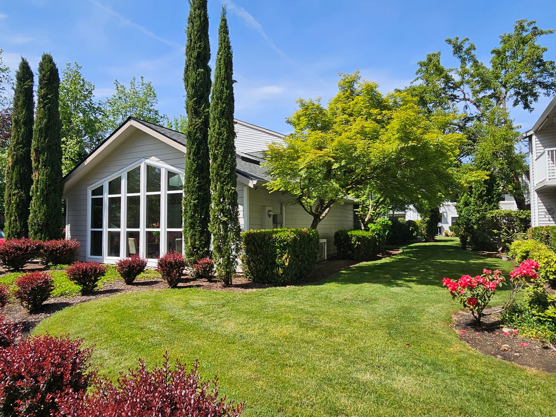 Gresham Apartment: 4850 SW 11th St